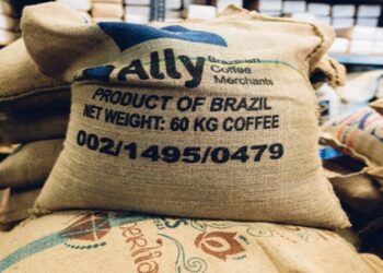 O secretário de Comércio dos EUA afirmou que produtos como café, manga e abacaxi, que não são cultivados no país, poderão ser importados com isenção de tarifas. A medida pode beneficiar exportadores como o Brasil.