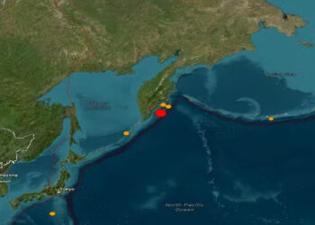 O terremoto de magnitude 8,8 que atingiu a costa da Rússia é um dos mais fortes da história. O abalo provocou tsunamis e mobilizou países ao redor do Pacífico, incluindo Japão, Havaí e América Latina.
