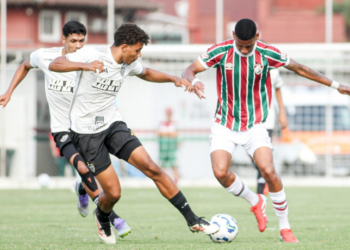 Atlético-MG Sub-17 perde para o Fluminense por 2 a 1 pelo Campeonato Brasileiro da categoria. Pascini marcou para o Galinho, mas William Lopes e Wesley Natã garantiram a vitória do Tricolor.
