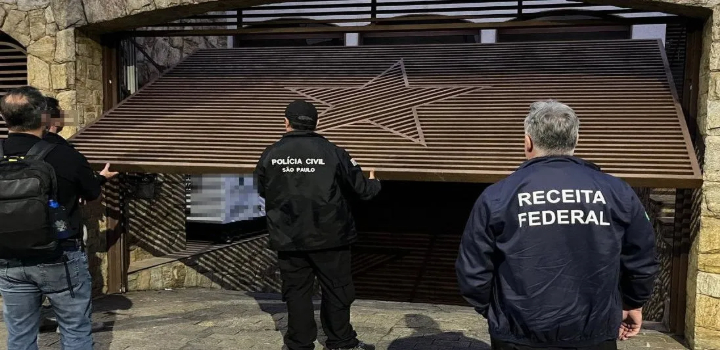 A Polícia Federal deflagrou as operações Quasar e Tank para desarticular uma das maiores redes de lavagem de dinheiro do país, com movimentação ilícita de R$ 23 bilhões. Foram cumpridos mandados em SP, PR e RJ, com bloqueio de bens superiores a R$ 2,2 bilhões e investigação de fraudes em postos de combustível.