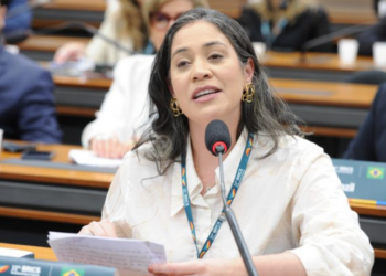  Curso online gratuito capacita mulheres em cargos de liderança para enfrentar violência política de gênero e raça na internet. Aulas começam em agosto e vagas são limitadas.