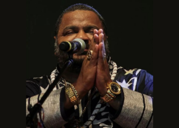 O sambista Arlindo Cruz morreu aos 66 anos nesta sexta (8), após anos de luta contra as sequelas de um AVC. Seu legado inclui mais de 500 músicas e parcerias com grandes nomes do samba.