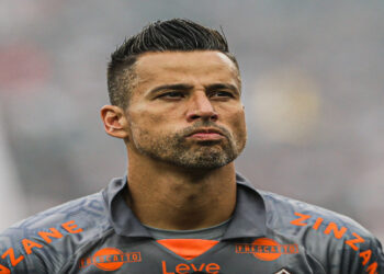 Fábio, goleiro do Fluminense, iguala marca de 1.390 jogos de Peter Shilton e pode se tornar recordista absoluto de partidas na história do futebol já nesta semana.