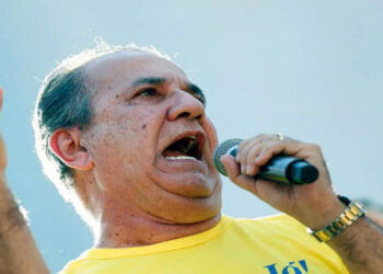 Pastor Silas Malafaia é investigado pela Polícia Federal no mesmo inquérito que envolve Bolsonaro. Ele nega acusações, critica Alexandre de Moraes e afirma sofrer perseguição política.