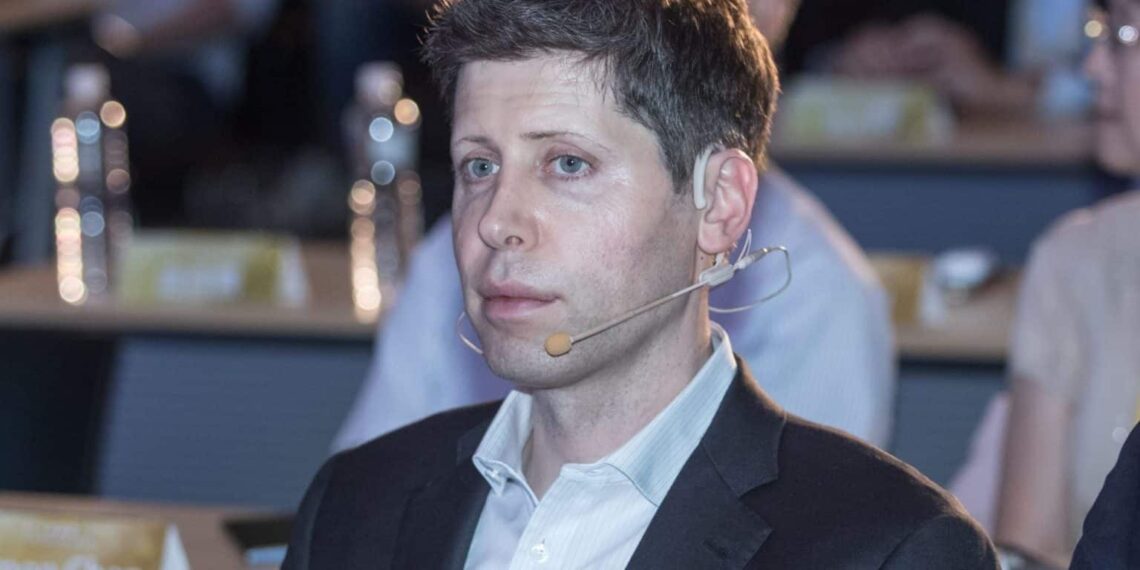 Sam Altman, CEO da OpenAI, afirma que avanços rápidos da IA dificultam definir o que é a Inteligência Artificial Geral e prevê descobertas científicas nos próximos dois anos.