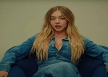 Sydney Sweeney é alvo de críticas após campanha polêmica de jeans da American Eagle e por sua filiação ao Partido Republicano de Donald Trump.