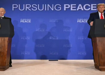 Reunião entre Trump e Putin termina sem acordo para cessar-fogo na Ucrânia, mas líderes destacam avanços. Encontro durou 3 horas no Alasca. #GuerraNaUcrânia, #Trump, #Putin, #Diplomacia, #Paz