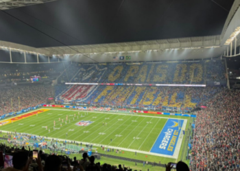 A Neo Química Arena foi palco de um momento histórico da NFL no Brasil, com grande público para Chiefs x Chargers e impacto positivo na economia e no entretenimento esportivo