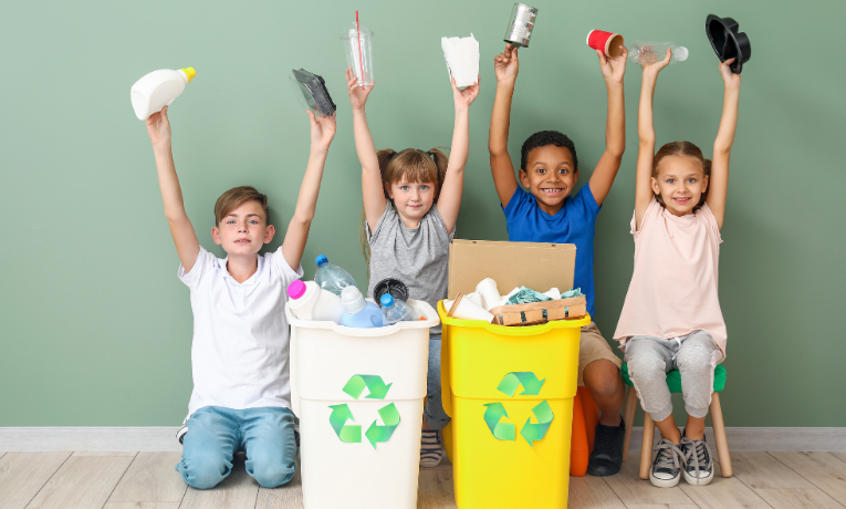 Pesquisa revela que brasileiros com renda entre dois e cinco salários mínimos lideram hábitos sustentáveis, como reciclagem e redução de desperdício. Plástico é o material mais reciclado no país.
