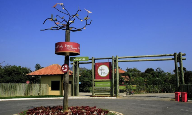 Participe do Cur'Art em Rio das Ostras! Neste sábado, 20/09, o Parque dos Pássaros se transforma em palco de arte, cultura e bem-estar com atividades gratuitas para todas as idades, de oficinas a terapias.