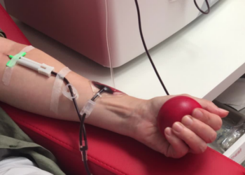 O Hemocentro de Campos está em estado crítico de abastecimento de sangue, colocando em risco cirurgias em 25 hospitais. Saiba como você pode ajudar, os requisitos para doação e a agenda da unidade móvel.
