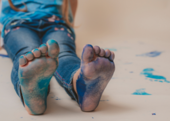 Senado aprova PL que garante validade permanente para laudos de autismo, reduzindo burocracia e fortalecendo direitos de pessoas com TEA. Projeto segue para a Câmara.