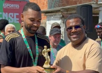 O Novo Horizonte FC é o campeão da Série B do Campeonato Macaense de Futebol Amador 2025 após vitória sobre o Real S.T. por 2 a 0. A final foi realizada no Estádio Expedicionário, com presença de autoridades e homenagem ao vice-prefeito Fabiano Paschoal.