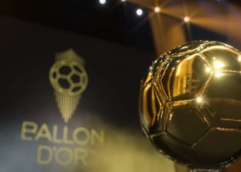 Dembélé conquista a Bola de Ouro 2025 e é eleito melhor jogador do mundo após temporada histórica pelo PSG; Raphinha é o brasileiro mais bem colocado.