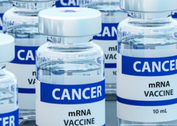 Em até 45 dias, cientistas russos devem começar a aplicar uma vacina de mRNA contra câncer, produzida de forma personalizada com base no DNA de cada paciente. O primeiro alvo será o melanoma.