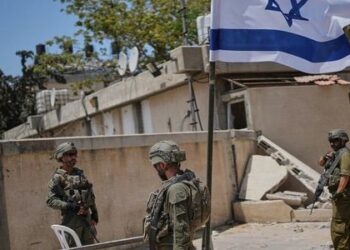 Benjamin Netanyahu afirmou que Israel não aceitará a criação do Estado palestino, após Reino Unido, Canadá e Austrália reconhecerem a soberania palestina. A situação gera tensão na ONU e promete influenciar negociações de paz.