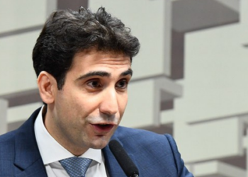 Gabriel Galípolo, presidente do Banco Central, afirma que fintechs e empresas da Faria Lima são vítimas de criminosos e reforça medidas de fiscalização e segurança no sistema financeiro.