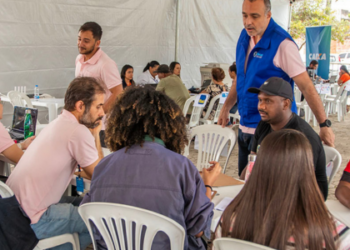 Mutirão da Renegociação do Consumidor em Macaé oferece descontos que chegam a 97%. Evento ocorre até esta sexta-feira (12), com participação de bancos, operadoras e empresas de serviços.