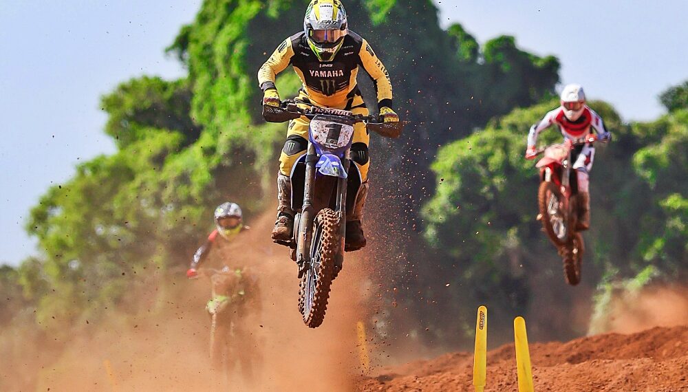 Após mais de 10 anos, Macaé volta a sediar uma etapa do Campeonato Estadual de Motocross, com provas até domingo.