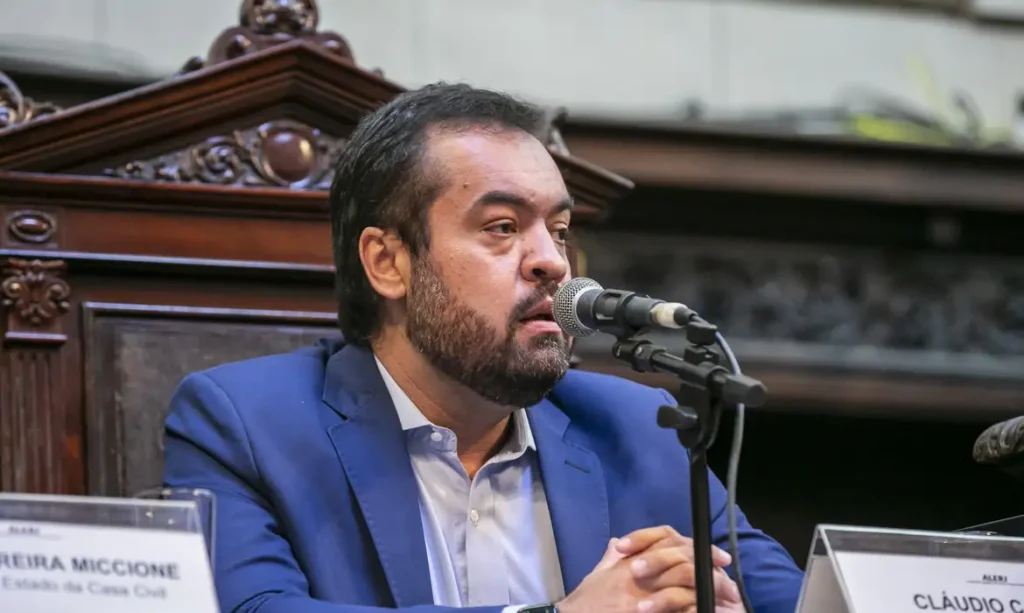 R$ 142 mil colocam Castro no centro da polêmica