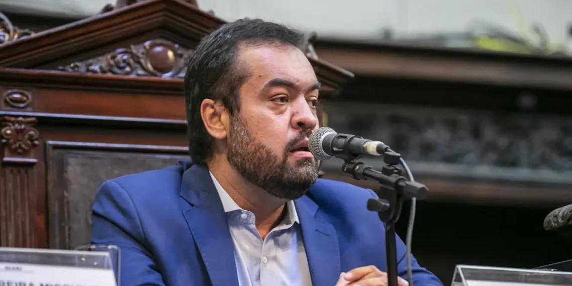 R$ 142 mil colocam Castro no centro da polêmica