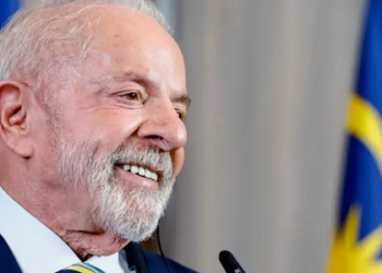 O presidente Lula sancionou a lei que cria o Sistema Nacional de Educação (SNE), que coordena ações entre União, estados e municípios para melhorar a qualidade do ensino e fortalecer a gestão educacional no Brasil.