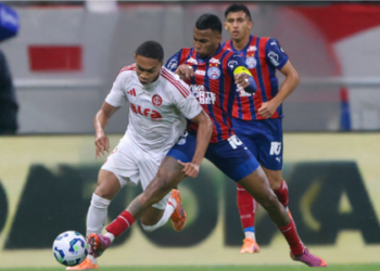 Bahia supera Internacional por 1 a 0 e garante vitória em jogo chuvoso