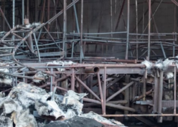Incêndio destrói materiais de três escolas de samba do Rio; comunidade carnavalesca se une