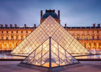 Louvre reabre após roubo de joias históricas da Galeria de Apolo