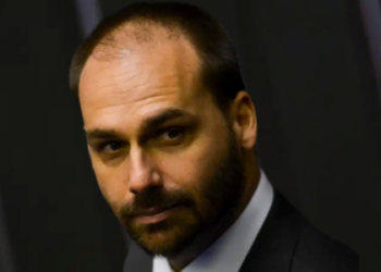 Eduardo Bolsonaro reage a rumores e descarta diálogo entre Lula e Donald Trump
