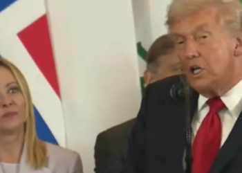 Na cúpula que oficializou a trégua em Gaza, Donald Trump elogiou Giorgia Meloni publicamente, chamando-a de “linda” e “respeitada”.