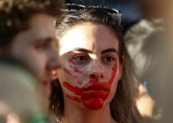 Prefeitura de São Paulo é condenada a pagar multa de R$ 24,8 milhões por não garantir atendimento a vítimas de estupro com gestação avançada. Justiça aponta omissão grave e desrespeito aos direitos fundamentais.