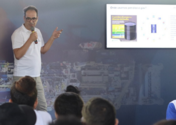 Estudantes da escola técnica em Macaé participam de workshop com foco em inovação e setor offshore, promovido pela Constellation. Conheça o projeto e suas atividades.