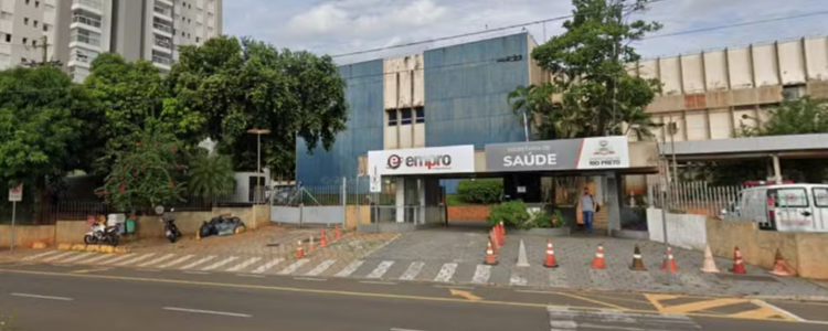 O Ministério Público do Rio de Janeiro requisitou dados sobre a estrutura da rede de saúde de Petrópolis e São José do Vale do Rio Preto frente ao risco de intoxicações por metanol.
