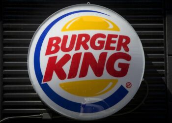 A maior franqueada do Burger King nos EUA pediu recuperação judicial, atingindo o império de Jorge Paulo Lemann e marcando mais um revés na trajetória do empresário.