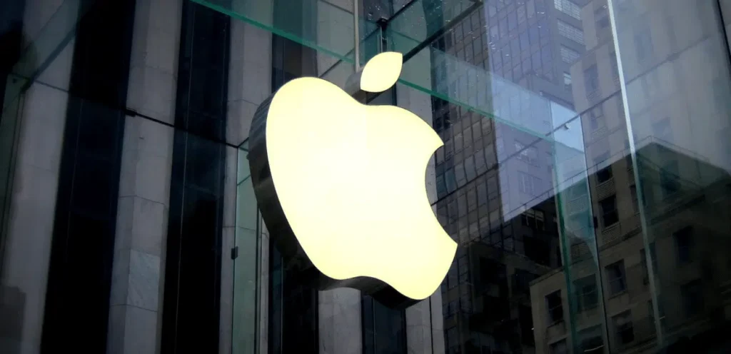 Falhas de segurança em iPhones expõem usuários a ataques e exigem atualização do sistema