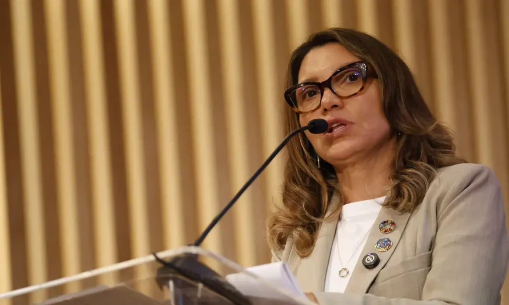 Brasil enviará ajuda à Faixa de Gaza, segundo Janja; iniciativa inclui alimentos e medicamentos.