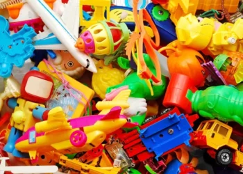 brinquedos, USP, Unifal, metanol, toxicidade infantil, metais pesados, saúde infantil, Inmetro, Fapesp, contaminação química