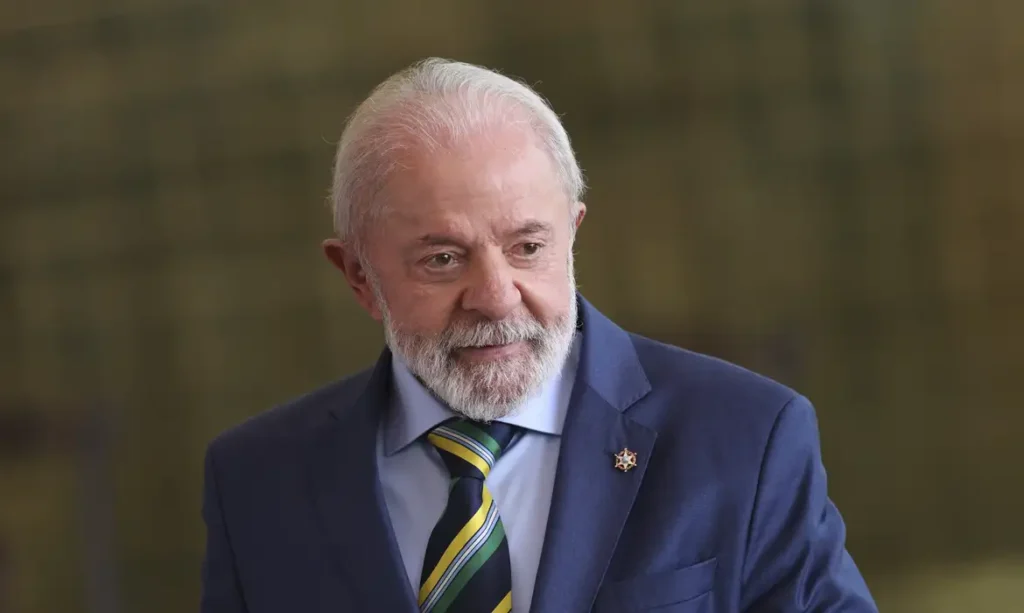Lula afirma que envolvidos em fraudes no INSS serão investigados “inclusive se for filho meu”