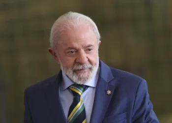 Lula afirma que envolvidos em fraudes no INSS serão investigados “inclusive se for filho meu”