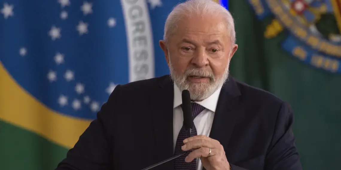 Encontro entre Lula e Trump trata de tarifas, sanções e julgamento de Bolsonaro.