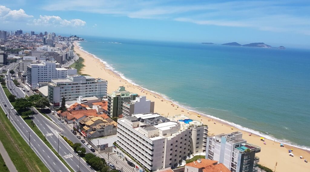 Oportunidades abrangem diversas áreas e níveis de escolaridade.