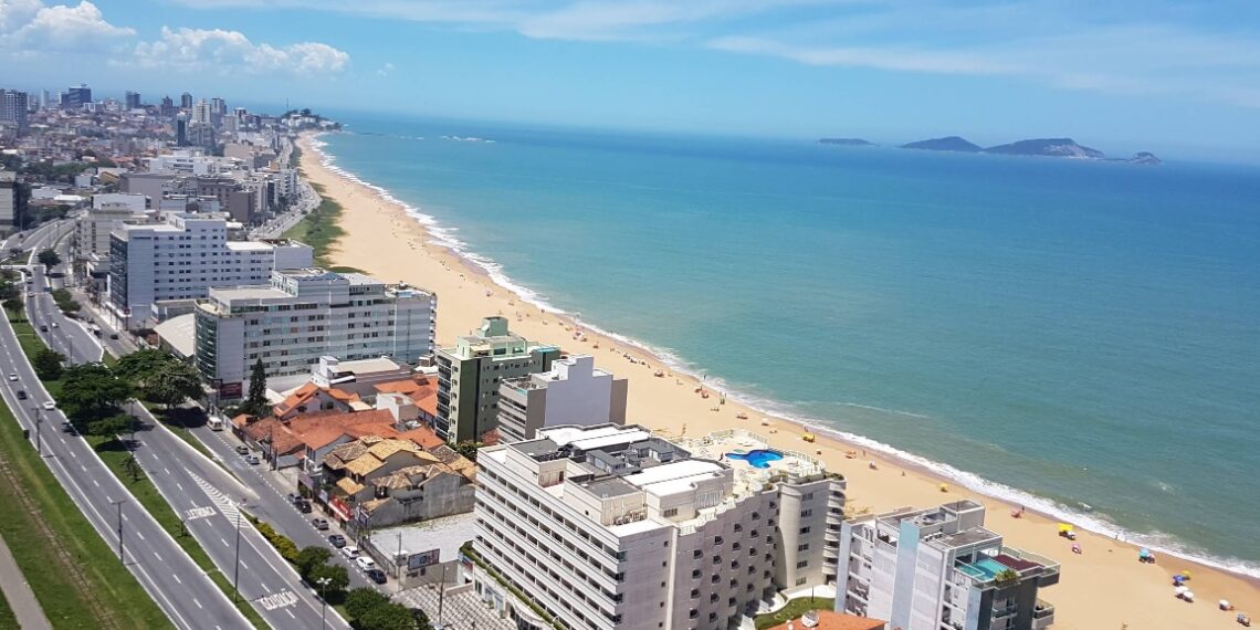 Oportunidades abrangem diversas áreas e níveis de escolaridade.