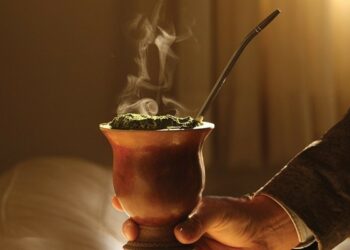 Chimarrão quente está ligado à alta incidência de câncer no Sul do Brasil.