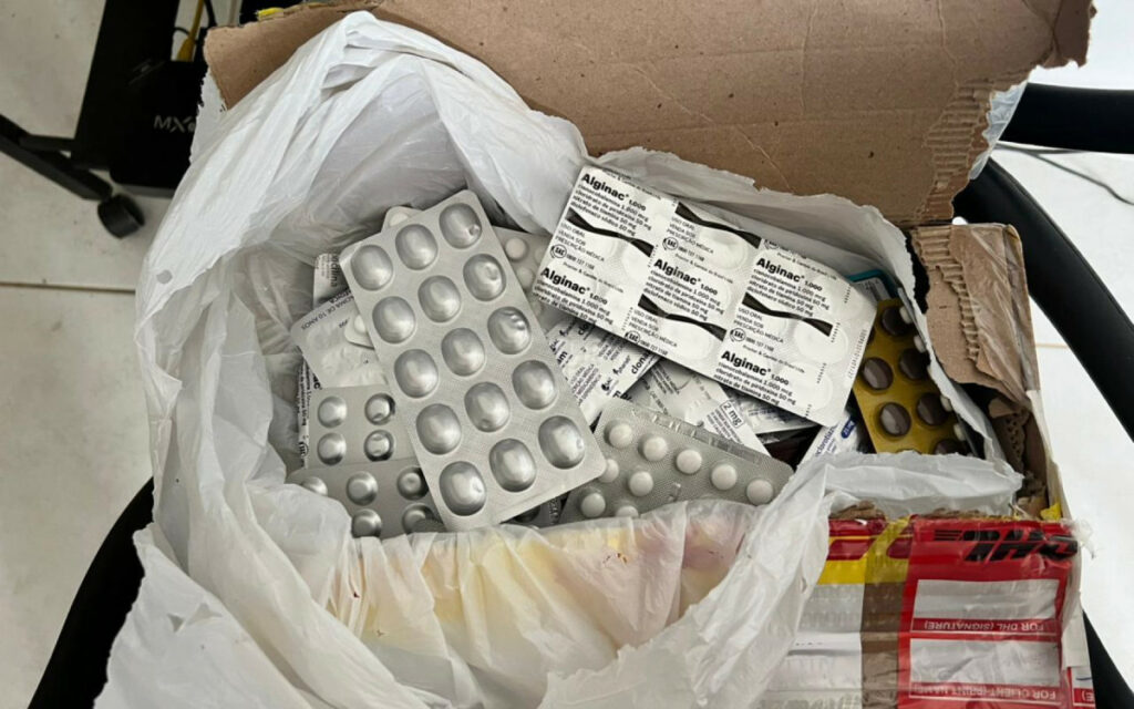Polícia Federal prende dois suspeitos e desmantela esquema que enviava medicamentos controlados do Brasil para os EUA.