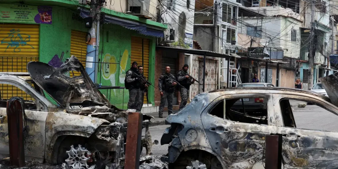 Agência antidrogas dos EUA manifesta pesar por mortes no Alemão e Penha e cita troca de informações.