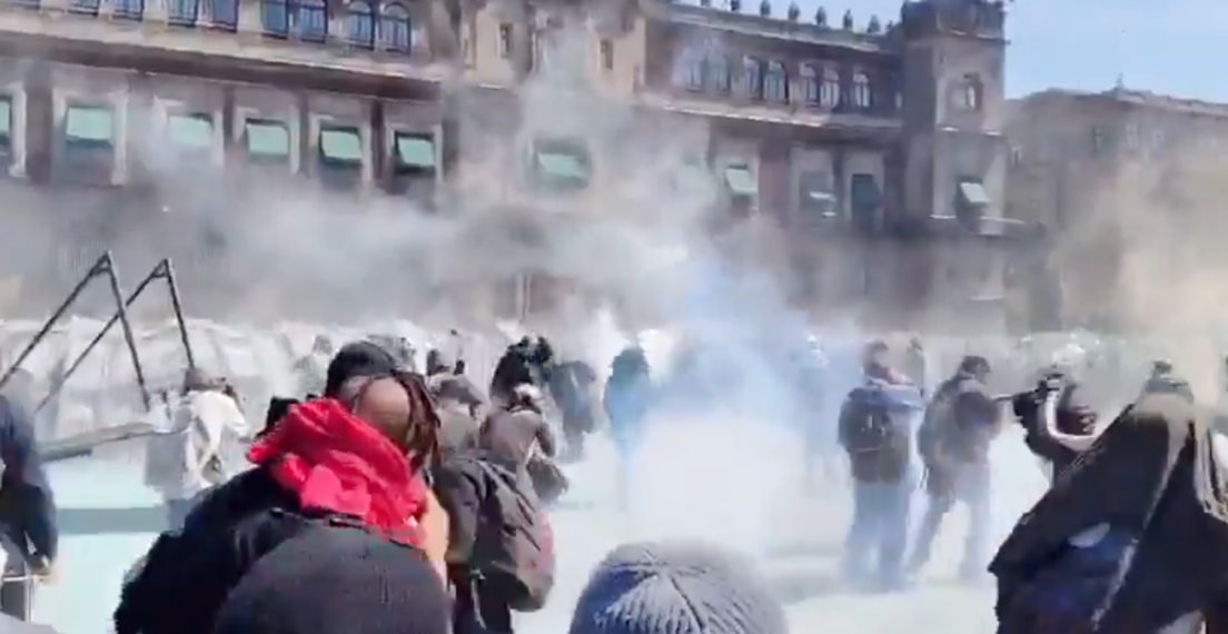 Manifestação por segurança e transparência termina com tumulto na Cidade do México.