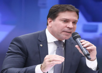 STF decreta prisão de Ramagem; PF investiga fuga em rota clandestina