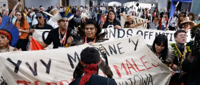 Protestos indígenas ganham força na COP30 e pressionam por demarcações e mudanças ambientais