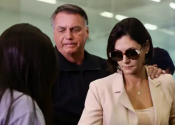 Michelle Bolsonaro acompanha eventos do PL Mulher enquanto marido é preso preventivamente